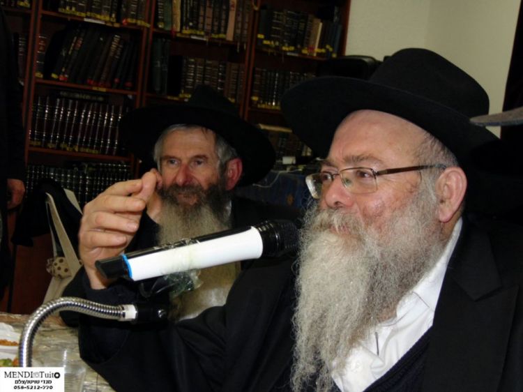 הרבי חי וקיים בגוף גשמי • הרב חלוי"צ גינזבורג